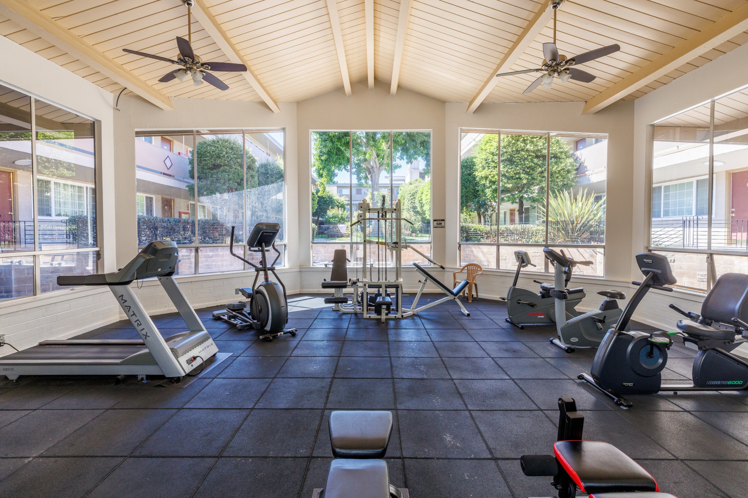 Apartments on Washington Ave · San Leandro photo 5
